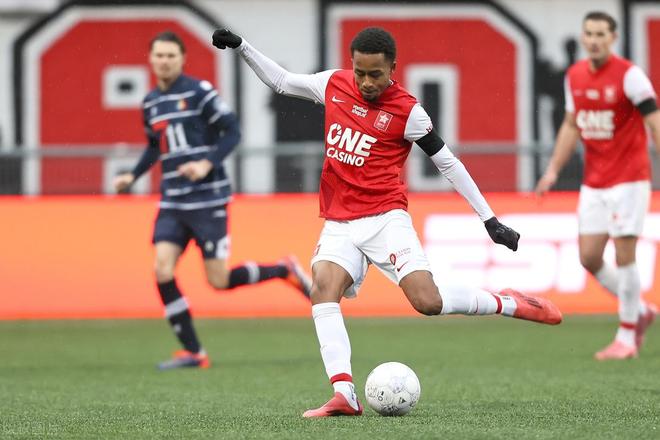 尤其出众 尤其出众