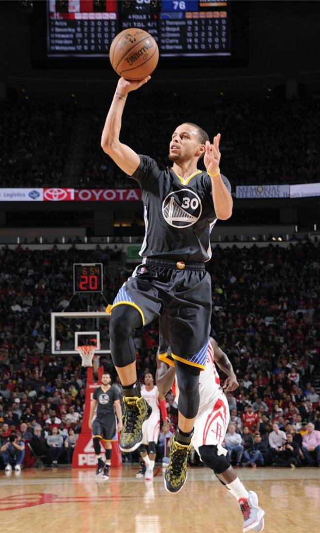 他通过持续 他通过持续