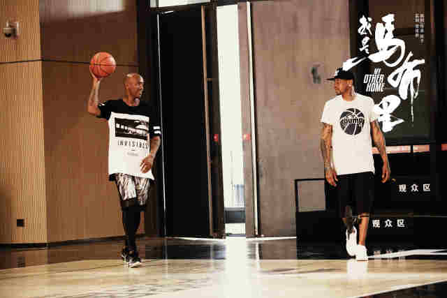 个周期里持 个周期里持